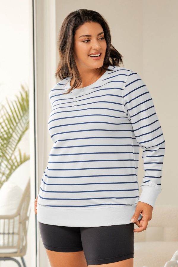 Printed Plus SIze Long Sleeve Top For Sale - Image 5